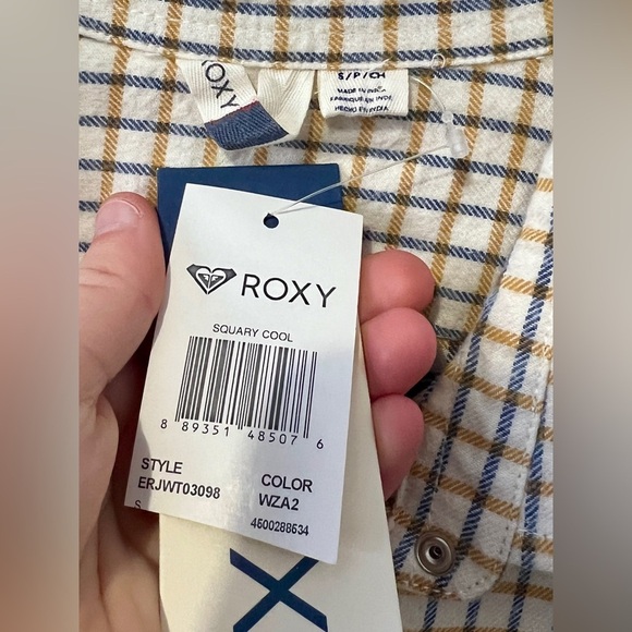 ROXY NWT Plaid Flannel Button Down Top - Small - Picture 7 of 9